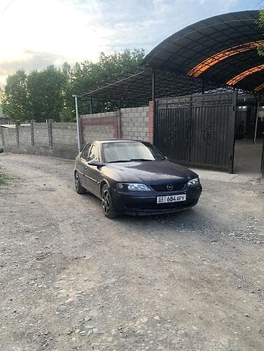 Opel Vectra: 2000 г., 1.6 л, Механика, Бензин, Седан