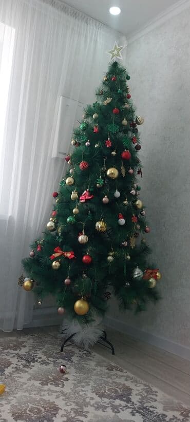 садовый дом: Продаю ёлку. Состояние отличное. Высота ёлки 1,90см. Находится в — 2
