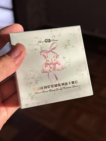Личные вещи: Румяна Flower Knows из коллекции Bunny Garden — 3
