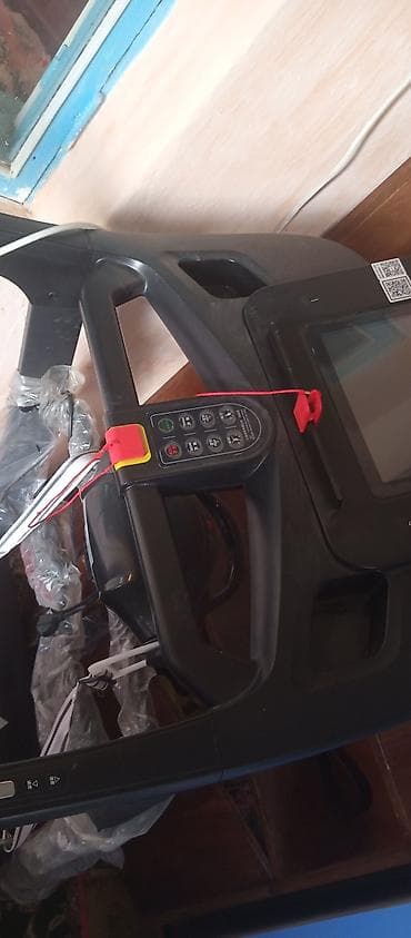 Беговая дорожка с электронной панелью управления продам беговой