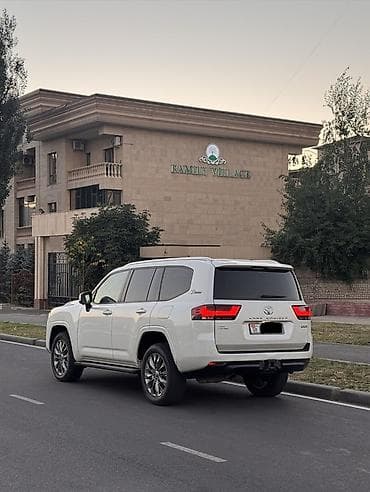 современный: Toyota Land Cruiser: 2022 г., 3.5 л, Бензин, Внедорожник — 2