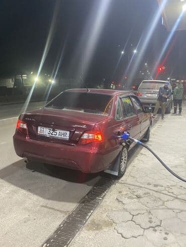 Daewoo Nexia: 2010 г., Механика, Бензин, Седан