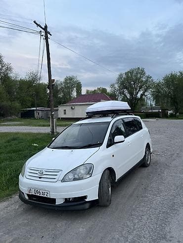 Toyota Ipsum: 2001 г., 2.4 л, Автомат, Газ, Универсал