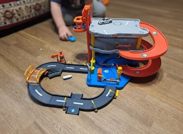 Продаю детский паркинг Bburago в отличном состоянии все как новое нет