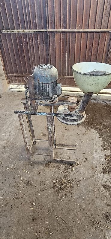 Самодельная зернодробилка/кормодробилка на раме. - Электропривод