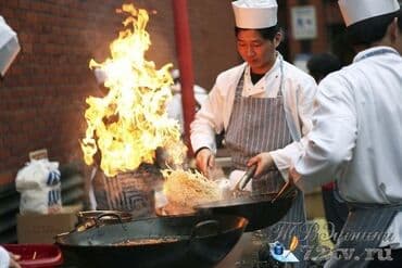 повар памошник: Требуется Помощник повара : Заготовщик, Китайская кухня, 1-2 года опыта — 1