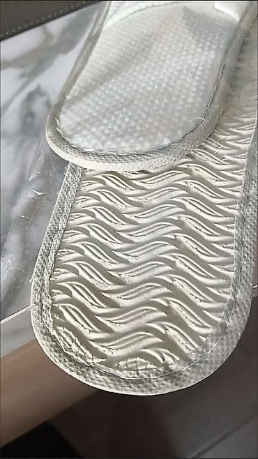 Мокасины и лоферы: Домашние тапочки, 43, Новый, цвет - Белый, Бесплатная доставка — 2