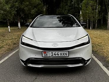 wuling mini ev: Toyota Prius: 2024 г., 2 л, Робот, Гибрид, Хэтчбэк — 2
