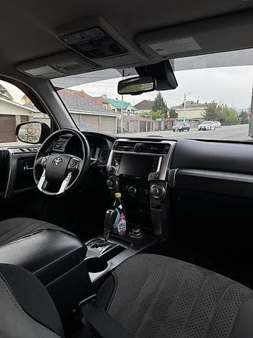 id 4: Toyota 4Runner: 2021 г., 4 л, Бензин, Внедорожник — 7