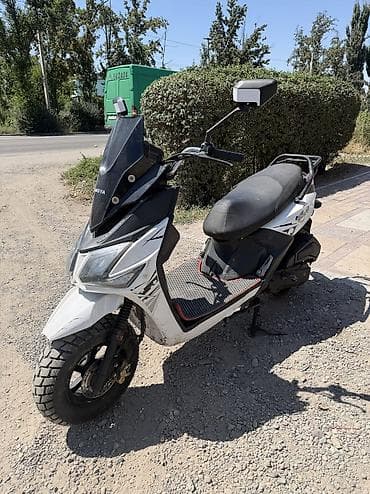 Скутеры: 150 куб. см, Бензин, Б/у — 4