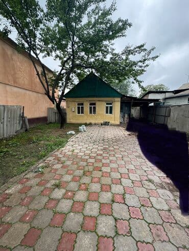 Үйдү ижарага алам: 55 кв. м, 3 бөлмө, Жылуу пол, Евроремонт, Унаа токтотуучу жай — 2