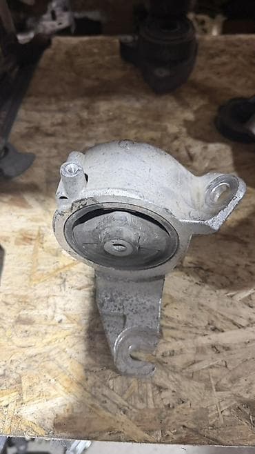Подушка мотора Nissan