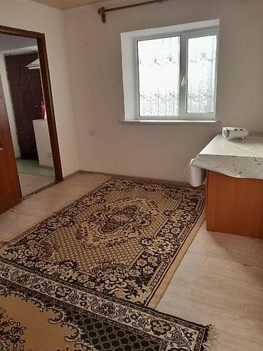 с отдельным входом: Сдаётся отдельное помещение в двухэтажном строении с наружной — 2
