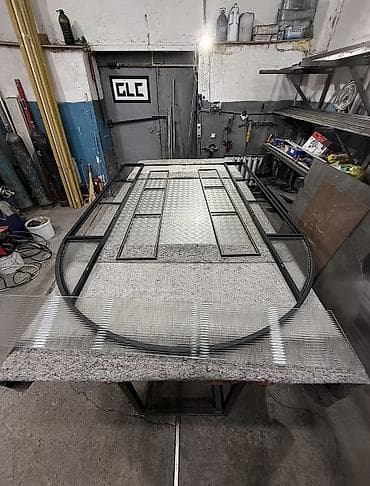 требуется рабочий с проживанием: Требуется Сварщик, Оплата: Каждые 10 дней, 1-2 года опыта — 4