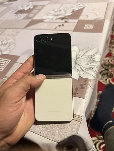 Samsung Z Flip, цвет - Черный