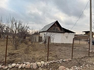 продаю или меняю с доплатой мне: Ысыккол Чон-Сары-Ой айылынан уй сатылат. 2 болмолуу, уй эски бирок — 2