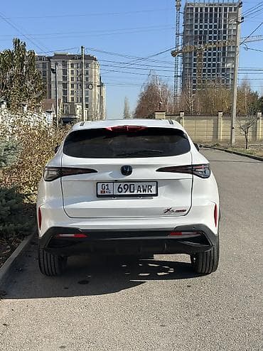 jac j7: Changan X5 Plus: 2025 г., 1.5 л, Автомат, Бензин, Кроссовер — 7