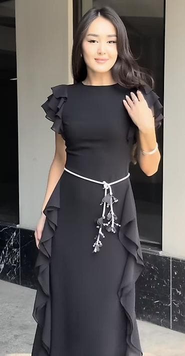 Вечернее платье, Коктейльное, Длинная модель, Шифон, С рукавами, L at lalafo.kg Вечернее платье, Коктейльное, Длинная модель, Шифон, С рукавами, L