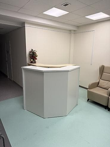 столы на заказ: Комплект офисной мебели, ДСП, цвет - Белый — 3