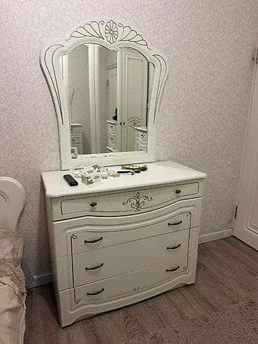 детские бортики на кровать: Спальный гарнитур в классическом стиле, цвет айвори с золотистым — 4