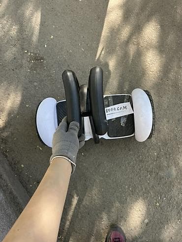 Гироскутер с коленоупором (мини-сигвей), белый корпус с черными