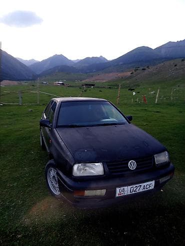 Продажа авто: Volkswagen Vento: 1993 г., 1.8 л, Механика, Бензин, Седан — 3