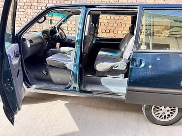 r15 ist: Nissan Serena: 1998 г., 2 л, Автомат, Бензин, Минивэн — 5