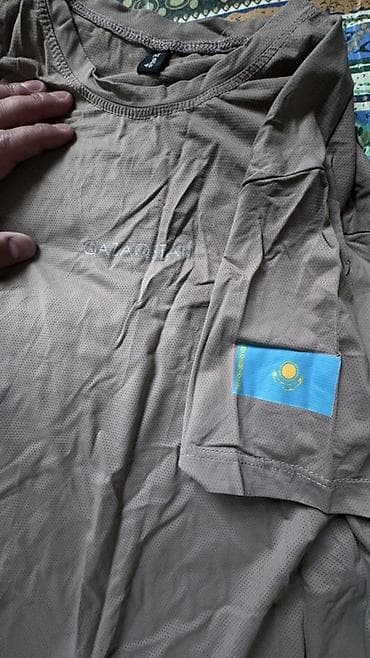 марок: Футболка спортивная с принтом «QAZAQSTAN» и нашивкой флага Казахстана — 4