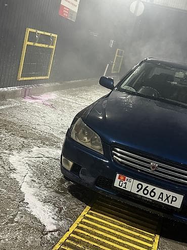 Toyota Altezza: 2000 г., 2 л, Автомат, Бензин, Седан