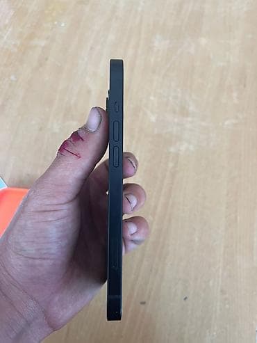 редми 12 с: IPhone 13, Б/у, 128 ГБ, Черный, Чехол, 80 % — 3