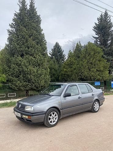 volkswagen polo 2018: Volkswagen : 1993 г., Механика, Бензин, Седан — 2