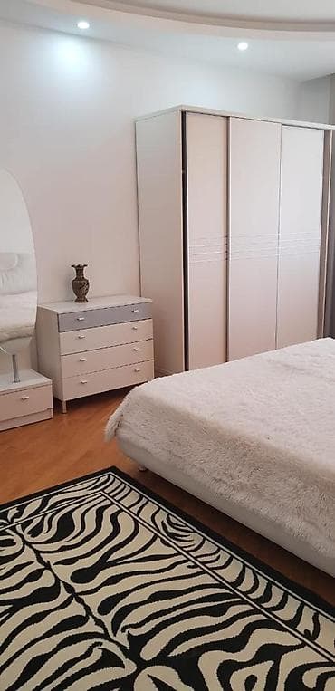 osh flat: Сдаю 4х комнатную квартиру, ул. Московская 160/1 перес. Исанова — 1