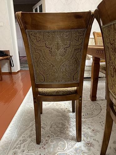 Стулья для зала: Стул для зала, Б/у, Дерево — 1