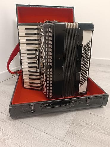 Музыкальные инструменты: Аккордеон сатылат "КАПРИЗ"полувольтместер — 1