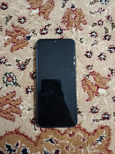 iphone osh: Смартфон Android с экраном с каплевидным вырезом под фронтальную — 1