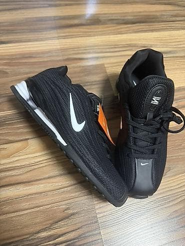 джинсы размер м: Мужские кроссовки, 40, Nike, Новый, цвет - Черный — 1