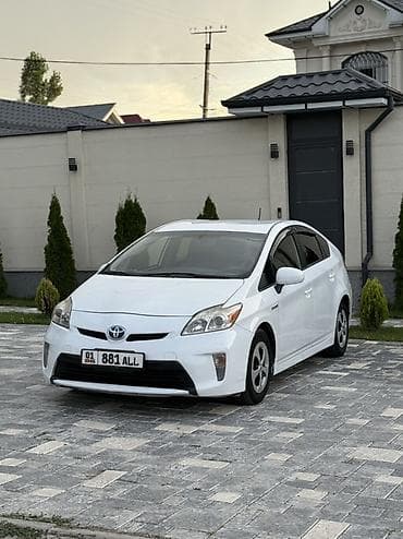 Транспорт: Toyota Prius: 2015 г., 1.8 л, Вариатор, Гибрид, Хэтчбэк — 5