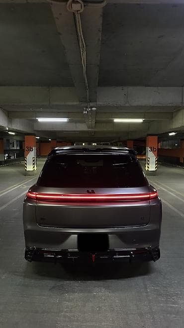 byd e9: Lixiang L8: 2023 г., 1.5 л, Гибрид, Внедорожник — 2