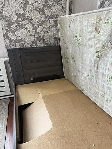 Столы: Односпальная кровать, Б/у, С матрасом, длина - 200 см — 4