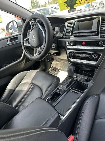 bmw ix3: Hyundai Sonata: 2021 г., Седан — 10