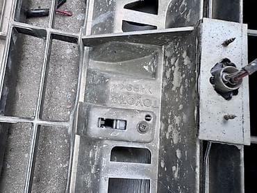 radiator: Решетка радиатора Toyota 2008 г., Б/у, Оригинал — 3