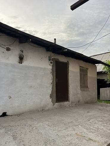 искать аренда квартир алмедин 1: Однокомнатное помещение в одноэтажном блоке Описание: - Планировка — 5