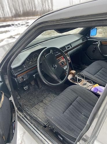 коврики на камри 55: Mercedes-Benz W124: 1993 г., Автомат, Седан — 4