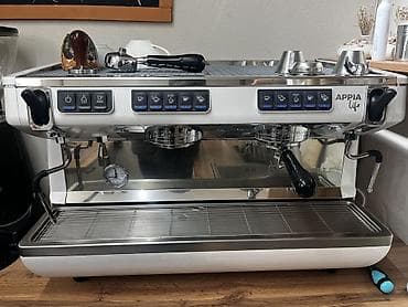 карл маркс: Продажа бизнеса Кофейня, Вместе с: Оборудование и мебель — 5