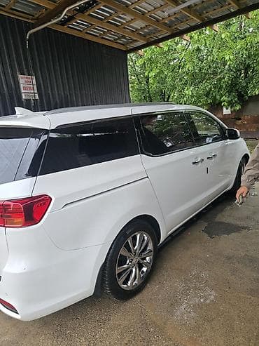 toyota verso 7 мест: Kia Carnival: 2019 г., Минивэн — 6