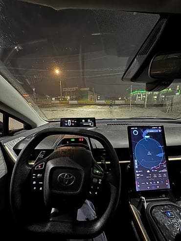 Продажа авто: Toyota bZ3: 2024 г., Электромобиль, Седан — 4