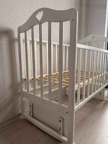 детская кроватка с матрацем: Продается кроватка модель Каролина, с маятником, в хорошем состоянии — 2