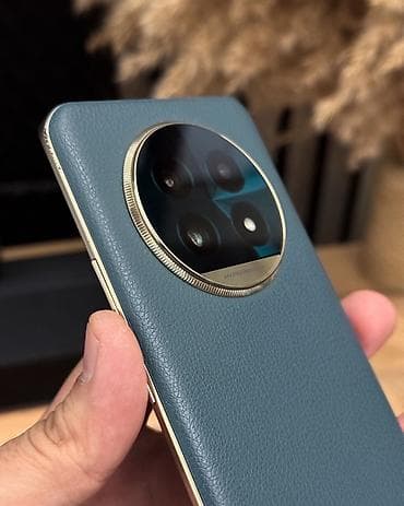 realme pro: Realme 13+ Pro, Б/у, 512 ГБ, цвет - Зеленый — 3