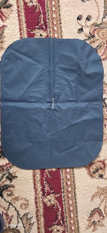 Надувная подушка Quechua для кемпинга/путешествий. - Компактная и