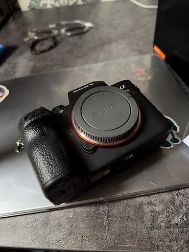 video camera: Беззеркальная полнокадровая камера Sony α7 III (ILCE-7M3) — тушка — 3